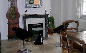 LE MARAIS 3 Bedrooms APT